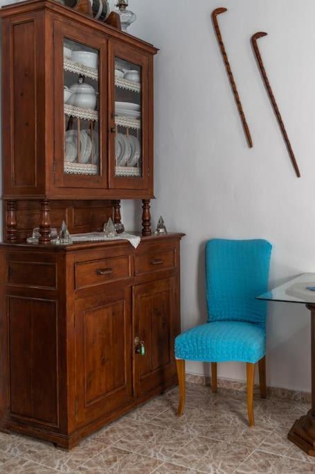 Rustic House In Plaka Plaka (Milos)
