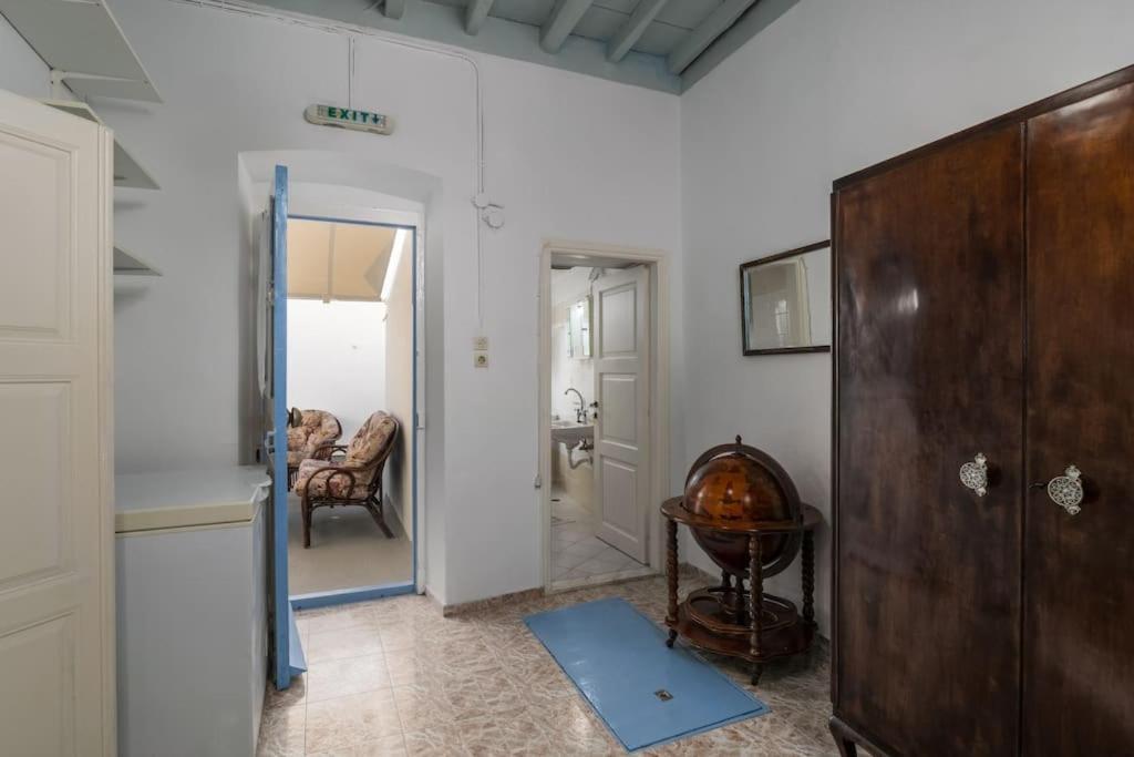 Rustic House In Plaka Holiday home *