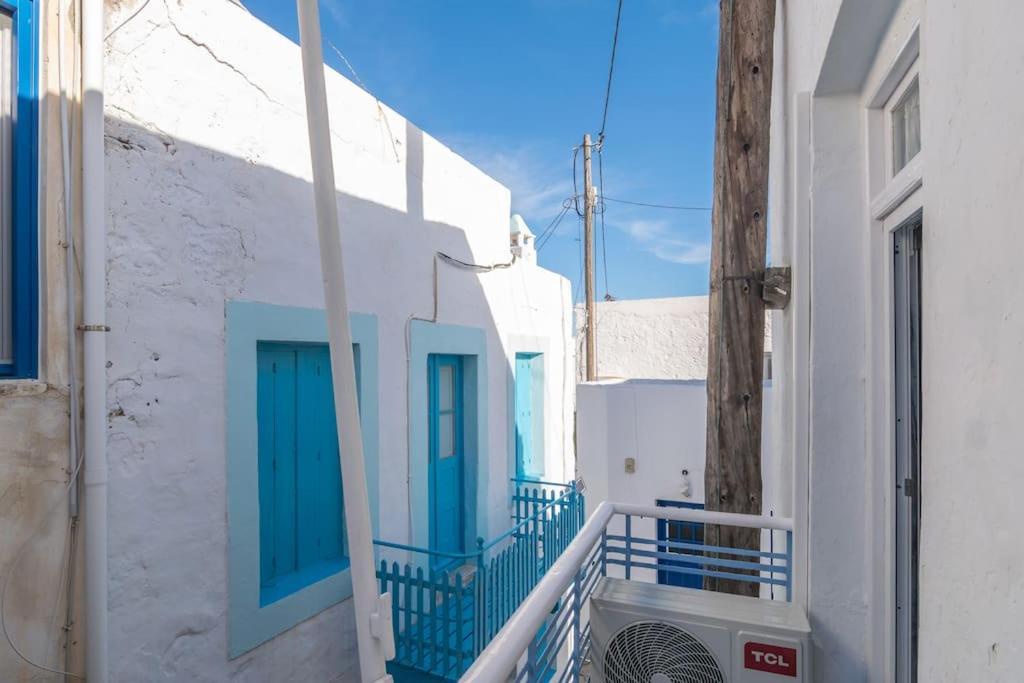 Rustic House In Plaka * Plaka (Milos)